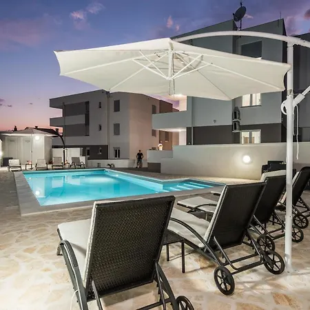 Villa Star 4 Luxury Apartment With A Pool Novalja Exterior photo