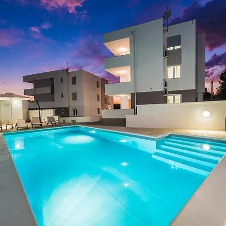 Villa Star 4 Luxury Apartment With A Pool Novalja Exterior photo
