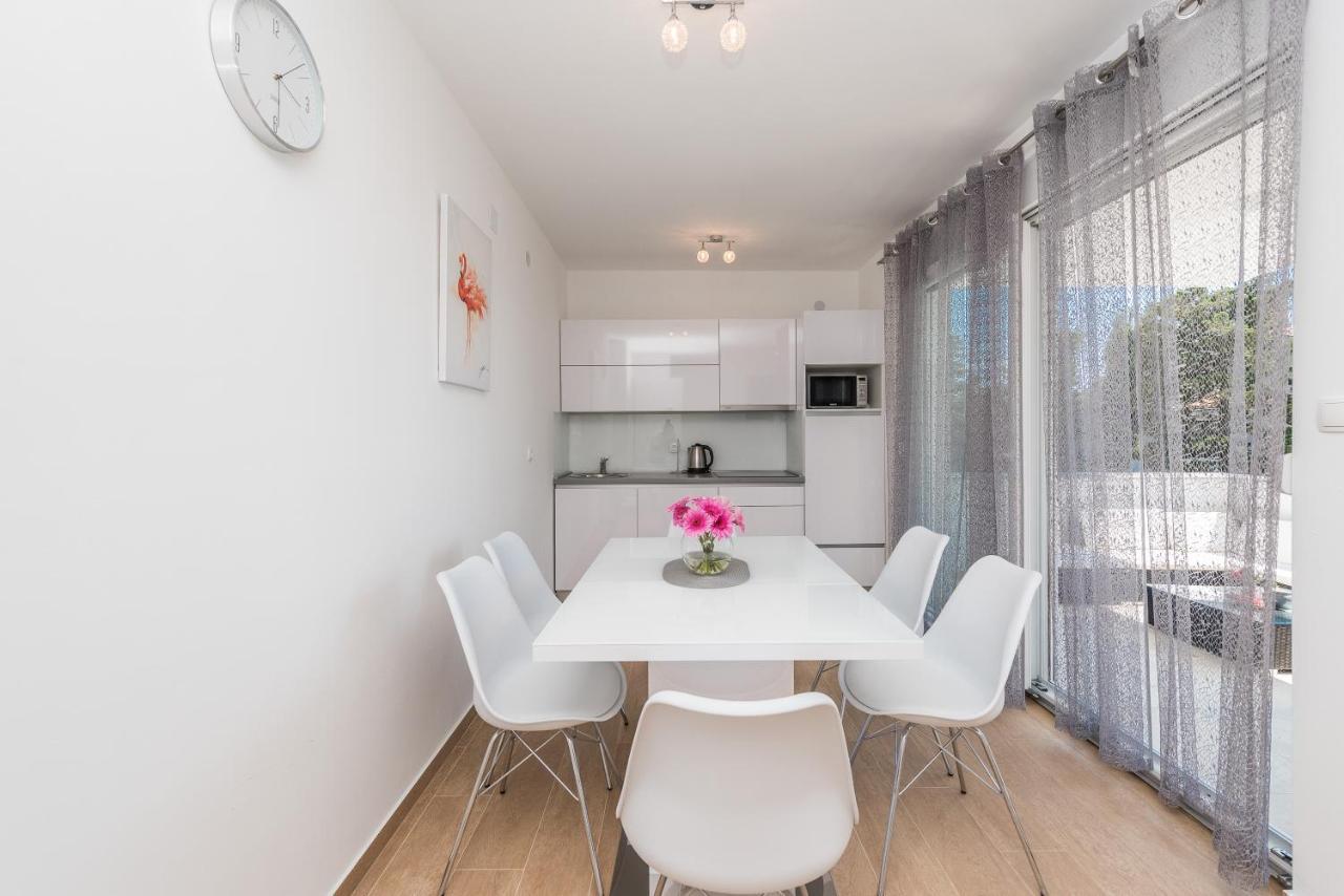 Star 4 Luxury With A Pool Apartament Novalja