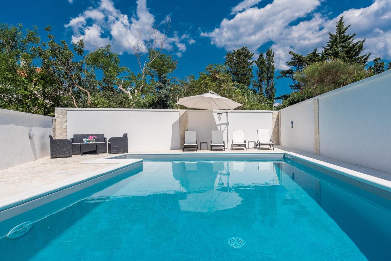 Star 4 Luxury With A Pool * Novalja